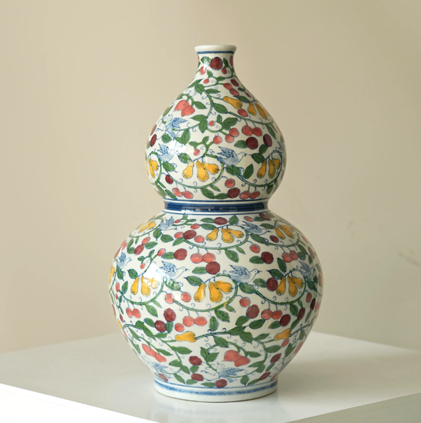 Hand Painted Blue and White Gourd Vase
